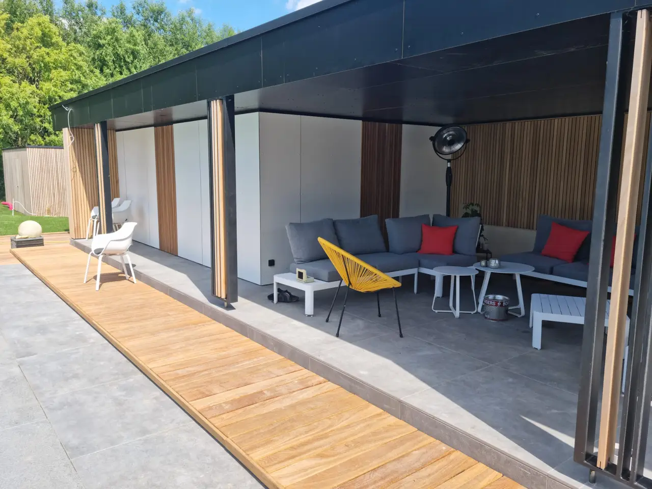 Pool house